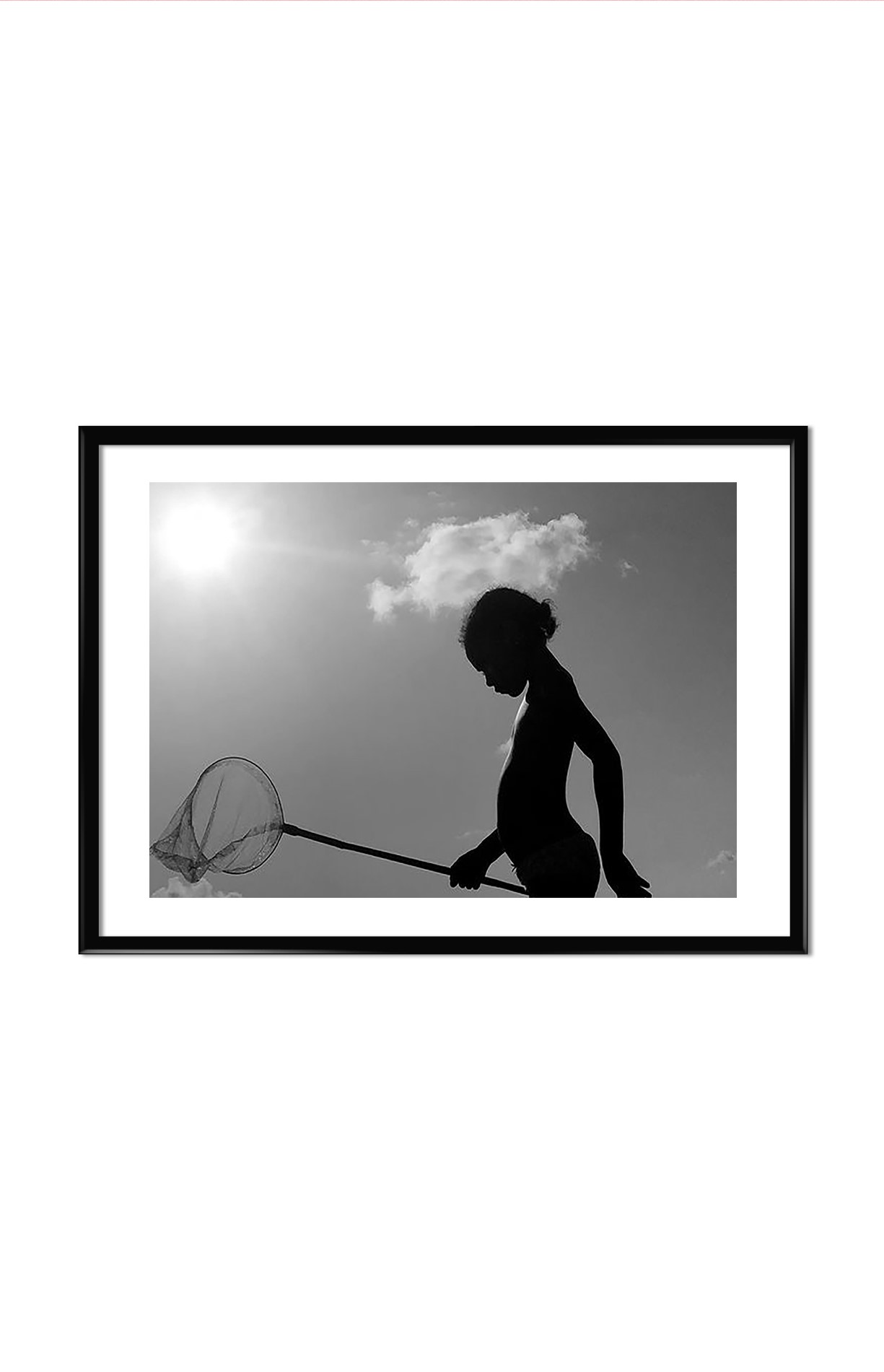 <img src=“Anna Khoperia's photo gogona sanapiroze” alt=“Black and white” title=“Girl on the beach black and white - gogona sanapiroze”